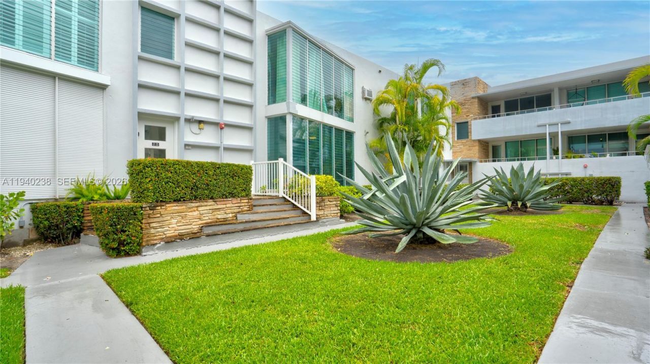 10178 Collins Ave, Unit 107, Bal Harbour, FL 33154 Photo