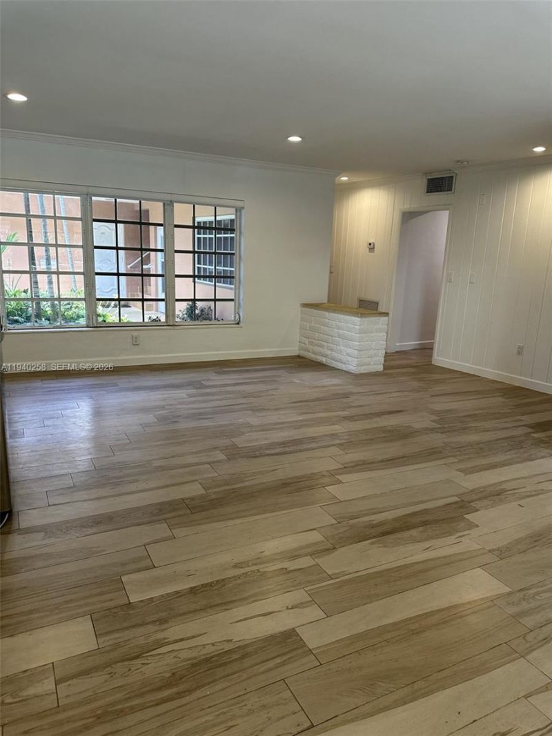 60 Park Dr , Unit B, Bal Harbour, FL 33154 Photo