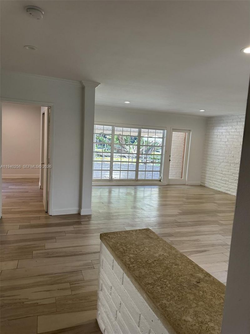 60 Park Dr , Unit B, Bal Harbour, FL 33154 Photo