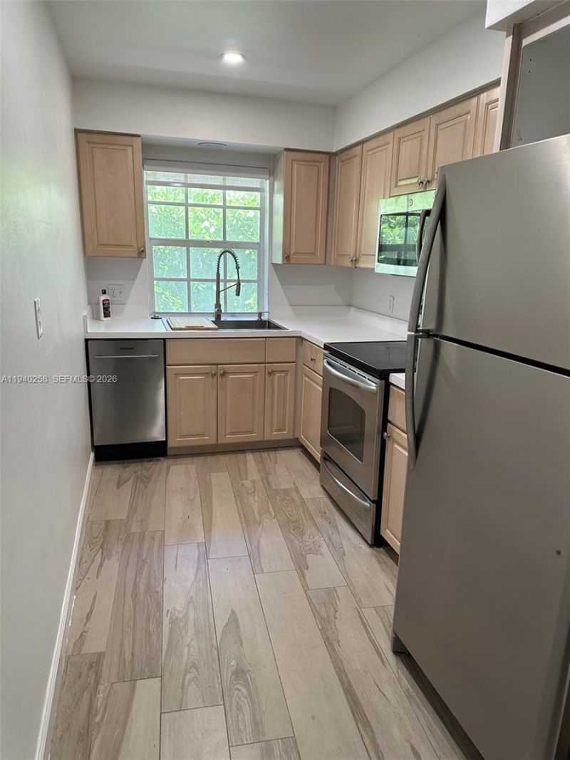 60 Park Dr , Unit B, Bal Harbour, FL 33154 Photo