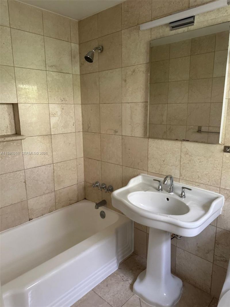 60 Park Dr , Unit B, Bal Harbour, FL 33154 Photo