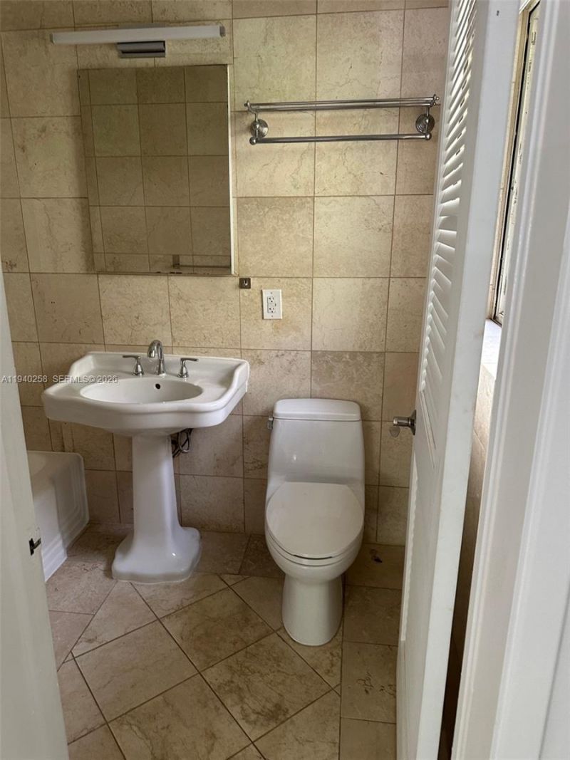 60 Park Dr , Unit B, Bal Harbour, FL 33154 Photo