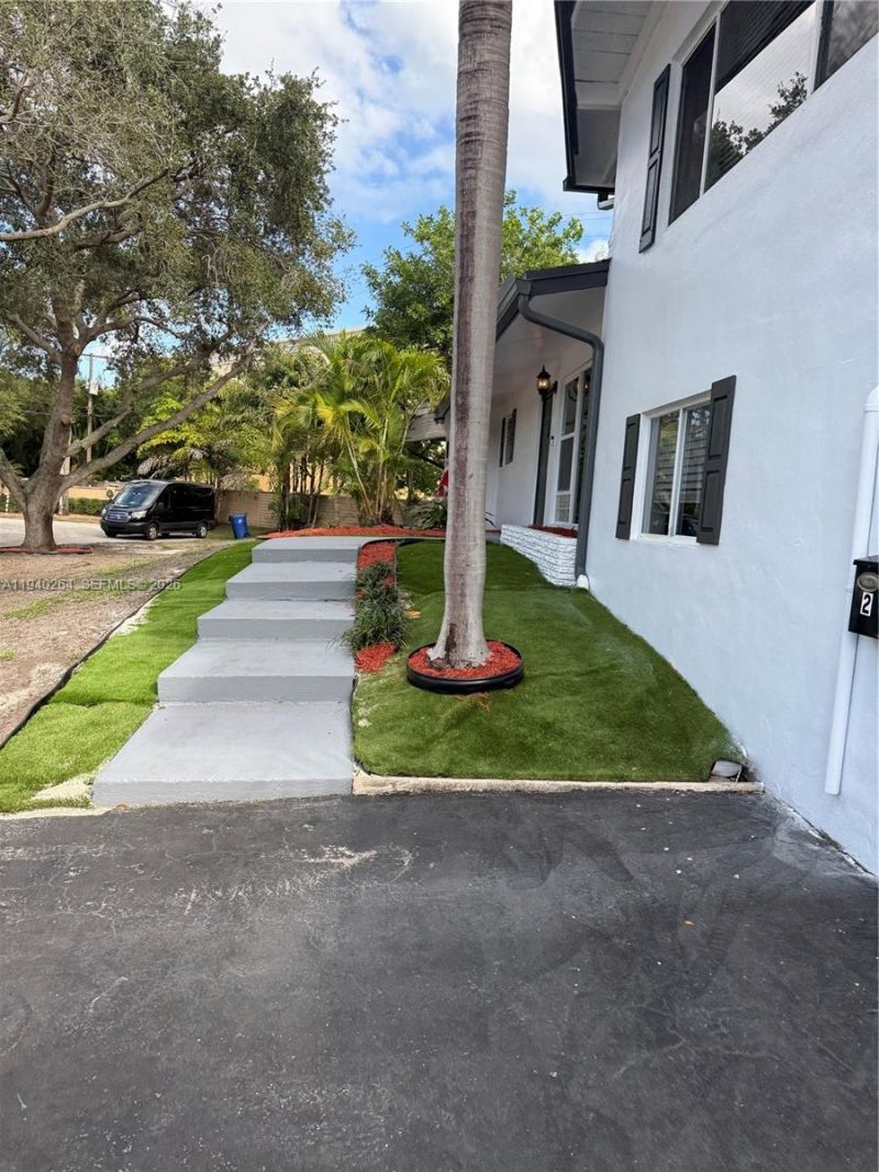 2036 NE 21st Ave, Unit 2, Fort Lauderdale, FL 33305 Photo