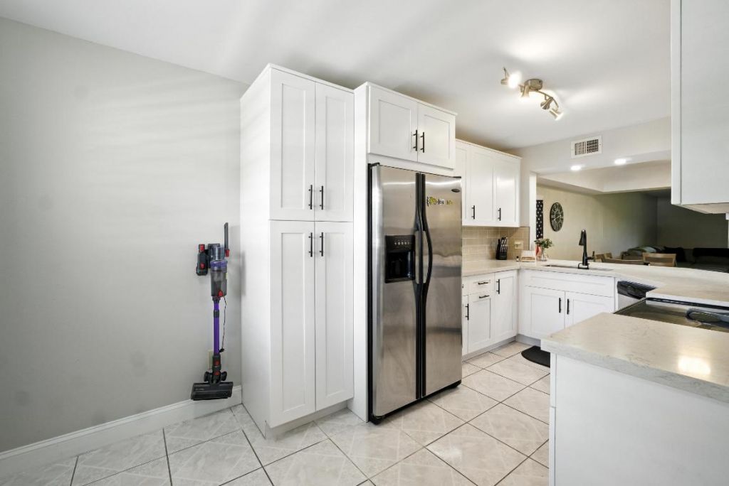 23380 Carolwood Lane, Unit 202, Boca Raton, FL 33428 Photo