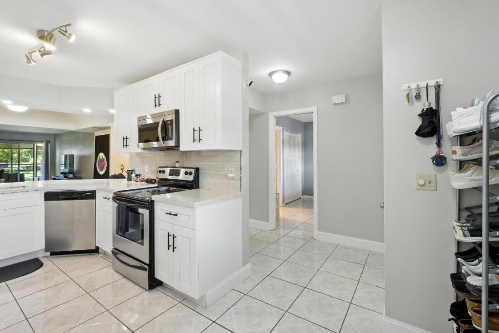 23380 Carolwood Lane, Unit 202, Boca Raton, FL 33428 Photo