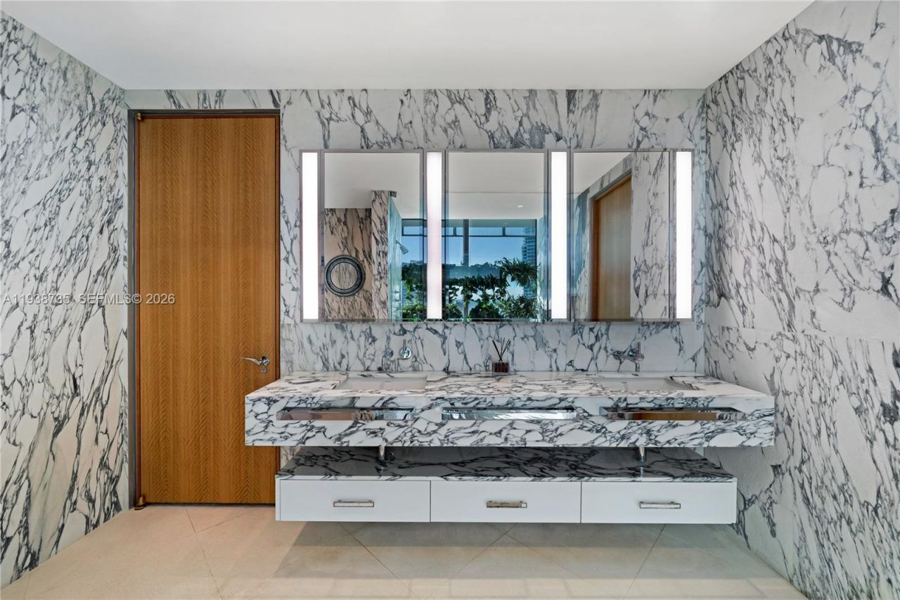 120 Ocean Dr , Unit 1400, Miami Beach, FL 33139 Photo