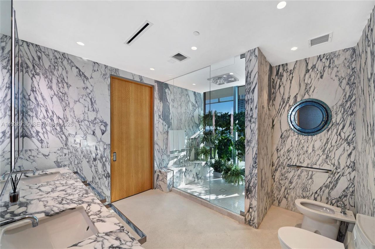 120 Ocean Dr , Unit 1400, Miami Beach, FL 33139 Photo