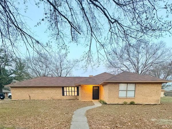2401 Matthew Drive, Mount Pleasant, TX 75455