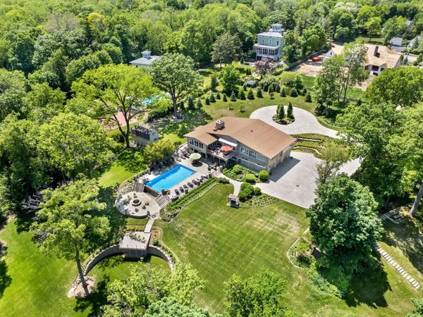 921 S Batavia Avenue, Geneva, IL 60134