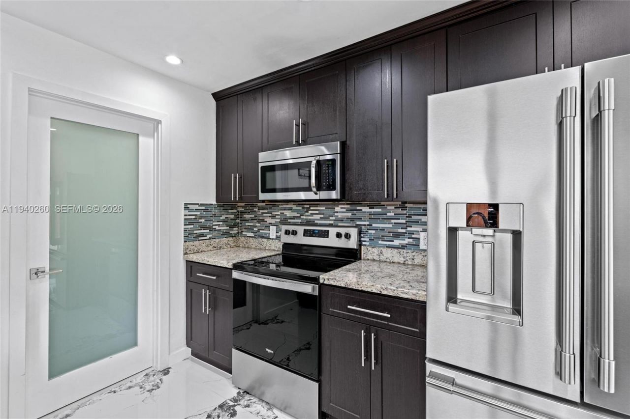 730 SW 95th Ter, Pembroke Pines, FL 33025 Photo