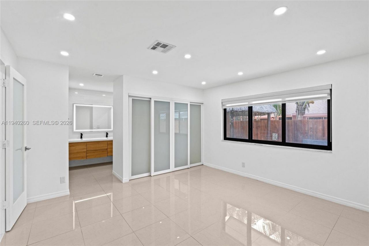 730 SW 95th Ter, Pembroke Pines, FL 33025 Photo