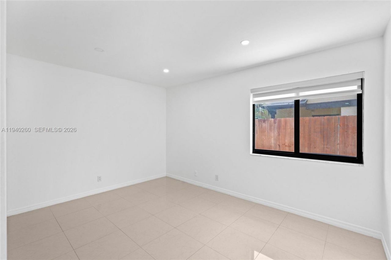 730 SW 95th Ter, Pembroke Pines, FL 33025 Photo