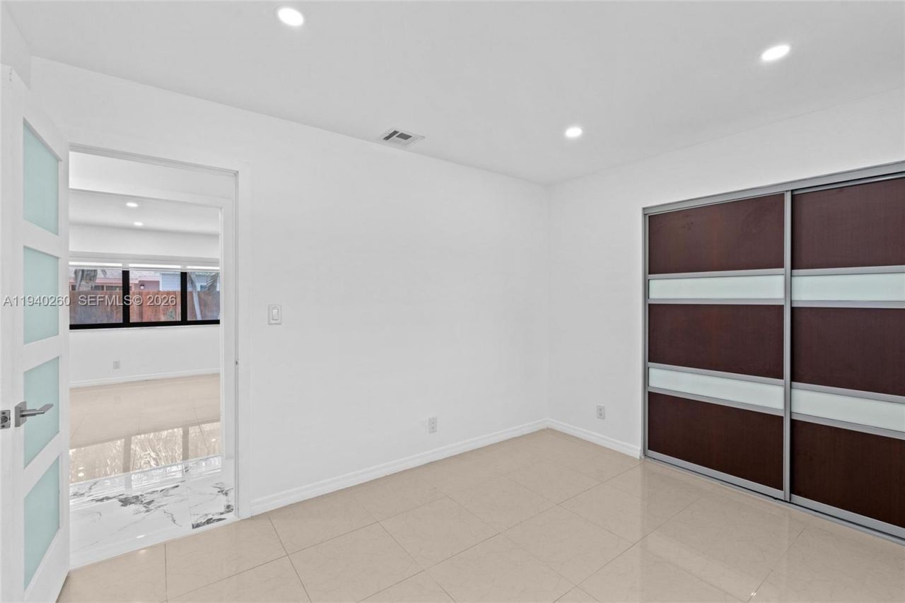 730 SW 95th Ter, Pembroke Pines, FL 33025 Photo