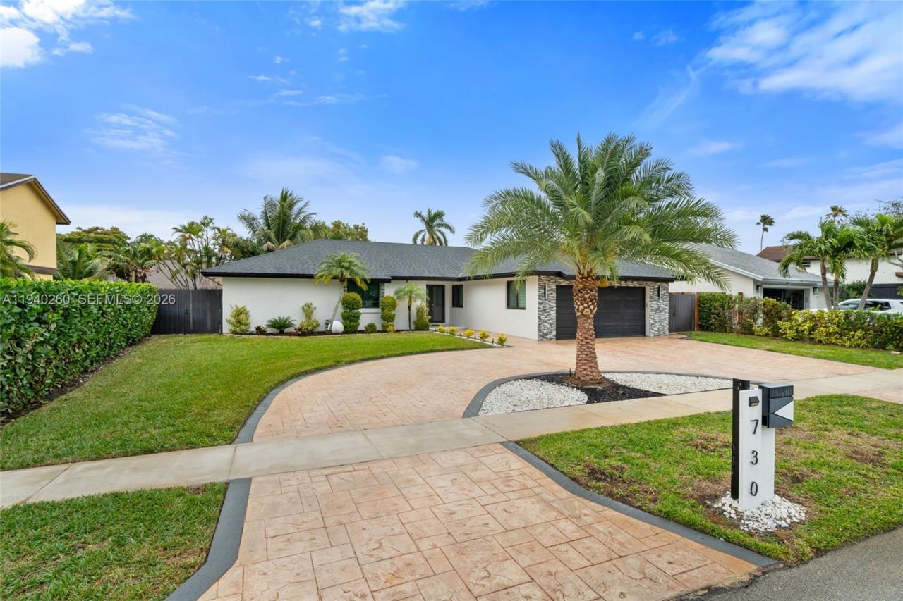 730 SW 95th Ter, Pembroke Pines, FL 33025 Photo