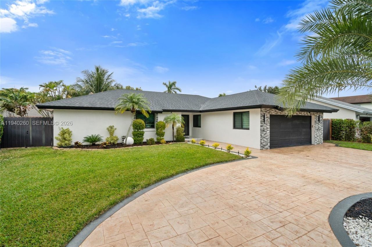 730 SW 95th Ter, Pembroke Pines, FL 33025 Photo