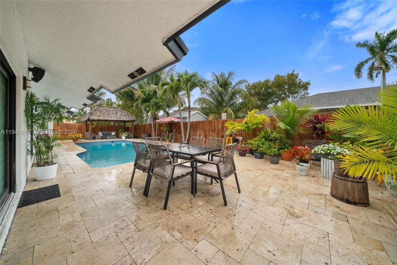 730 SW 95th Ter, Pembroke Pines, FL 33025 Photo