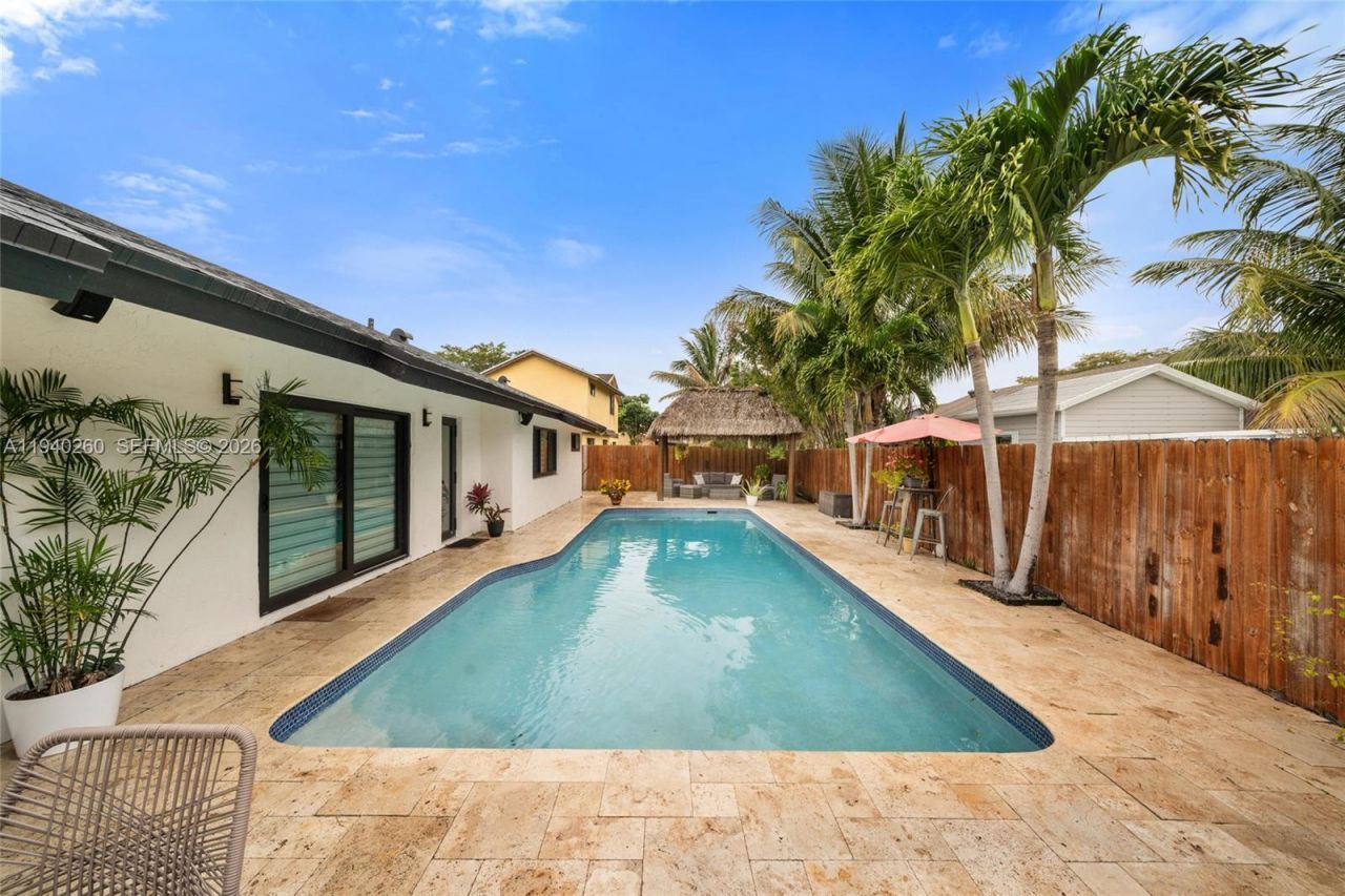 730 SW 95th Ter, Pembroke Pines, FL 33025 Photo