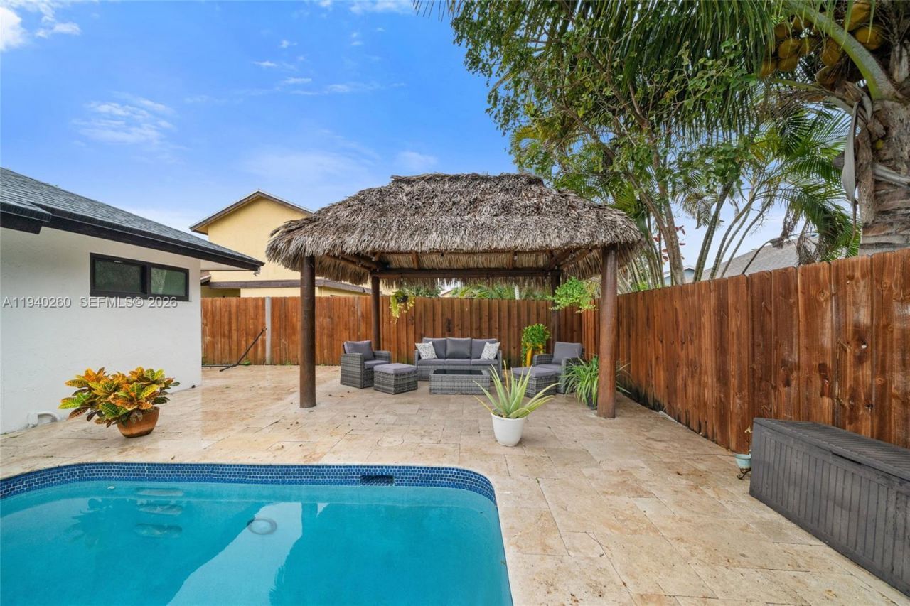 730 SW 95th Ter, Pembroke Pines, FL 33025 Photo