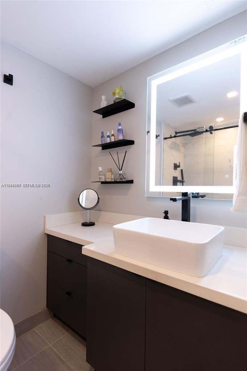 210 172nd St, Unit 131, Sunny Isles Beach, FL 33160 Photo