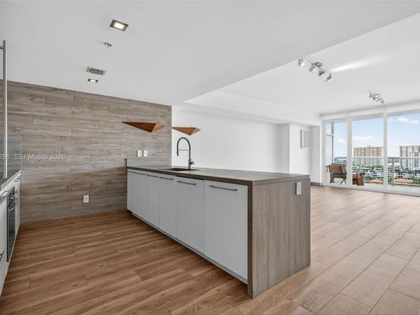 400 Sunny Isles Blvd, Unit 1207, Sunny Isles Beach, FL 33160