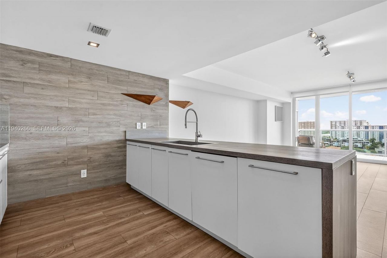 400 Sunny Isles Blvd, Unit 1207, Sunny Isles Beach, FL 33160 Photo