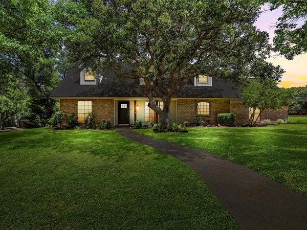 809 Woodland West Drive, Woodway, TX 76712