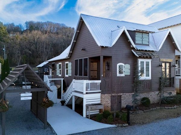 3267 Hardin Road, Guntersville, AL 35976