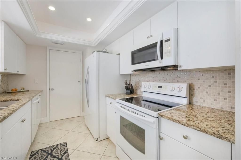 4126 Belair Ln, Unit B6, Naples, FL 34103 Photo