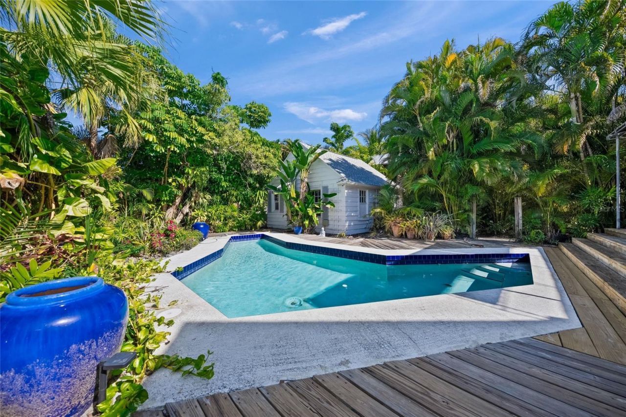 1917 Bahia Vista Street, Sarasota, FL 34239 Photo