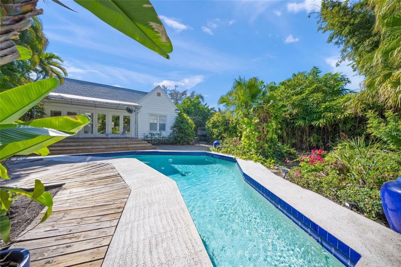 1917 Bahia Vista Street, Sarasota, FL 34239 Photo