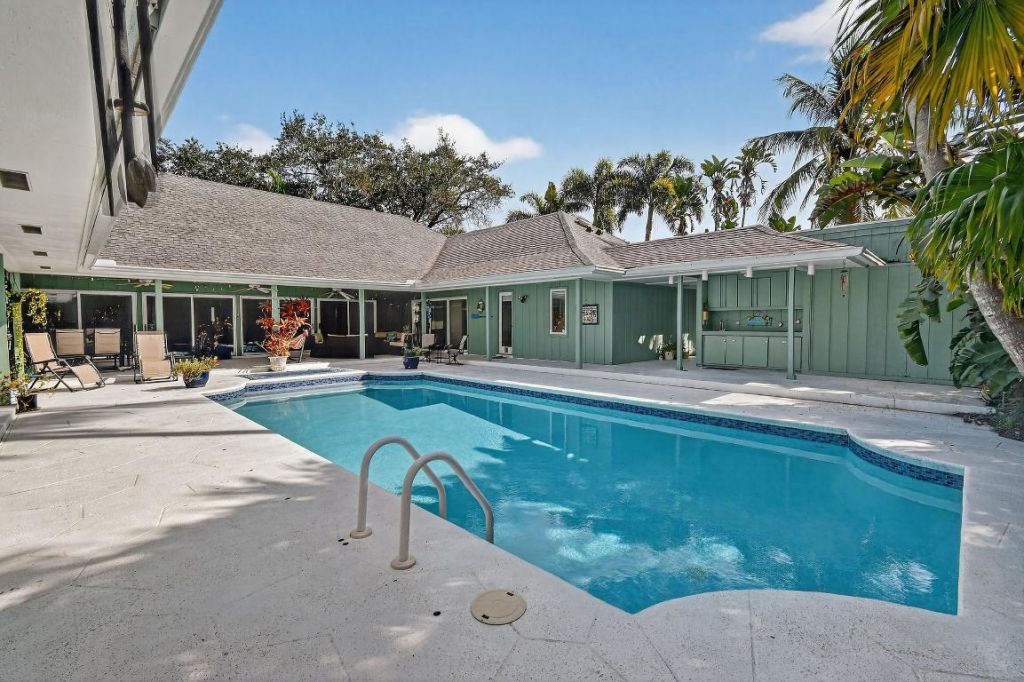 285 Golfview Drive, Tequesta, FL 33469 Photo