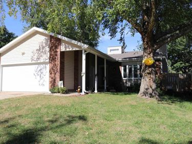 2832 Shelley Circle, Lincoln, NE 68516