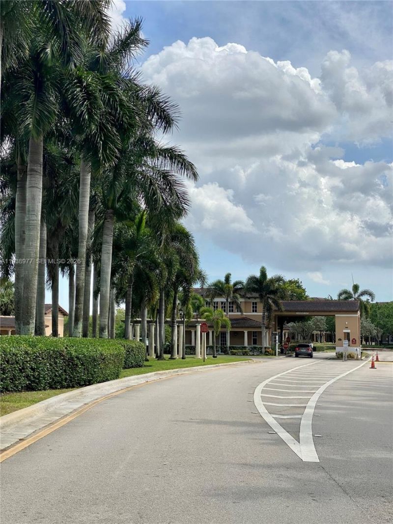 917 SW 147th Ave, Unit 2006, Pembroke Pines, FL 33027 Photo