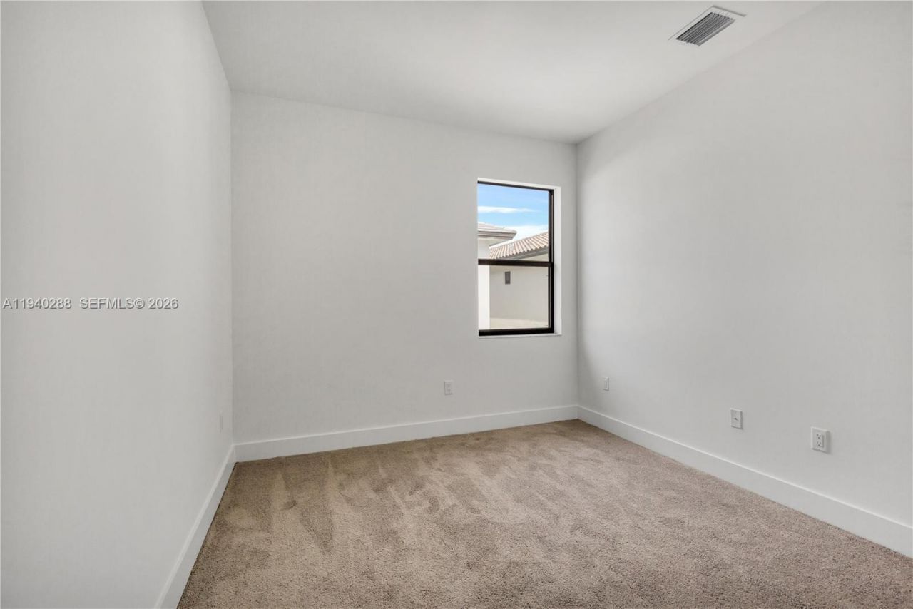 8037 NW 42nd St, Doral, FL 33166 Photo