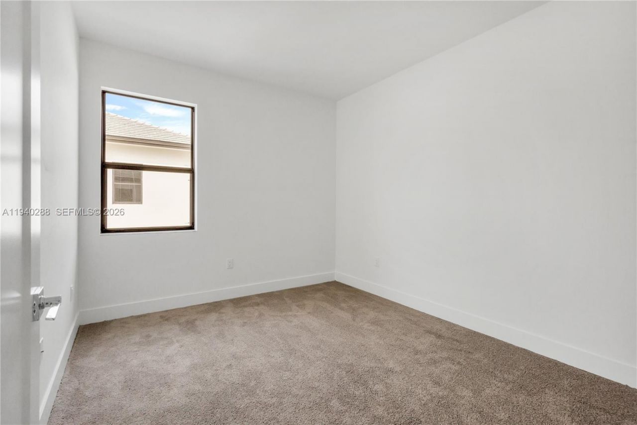 8037 NW 42nd St, Doral, FL 33166 Photo