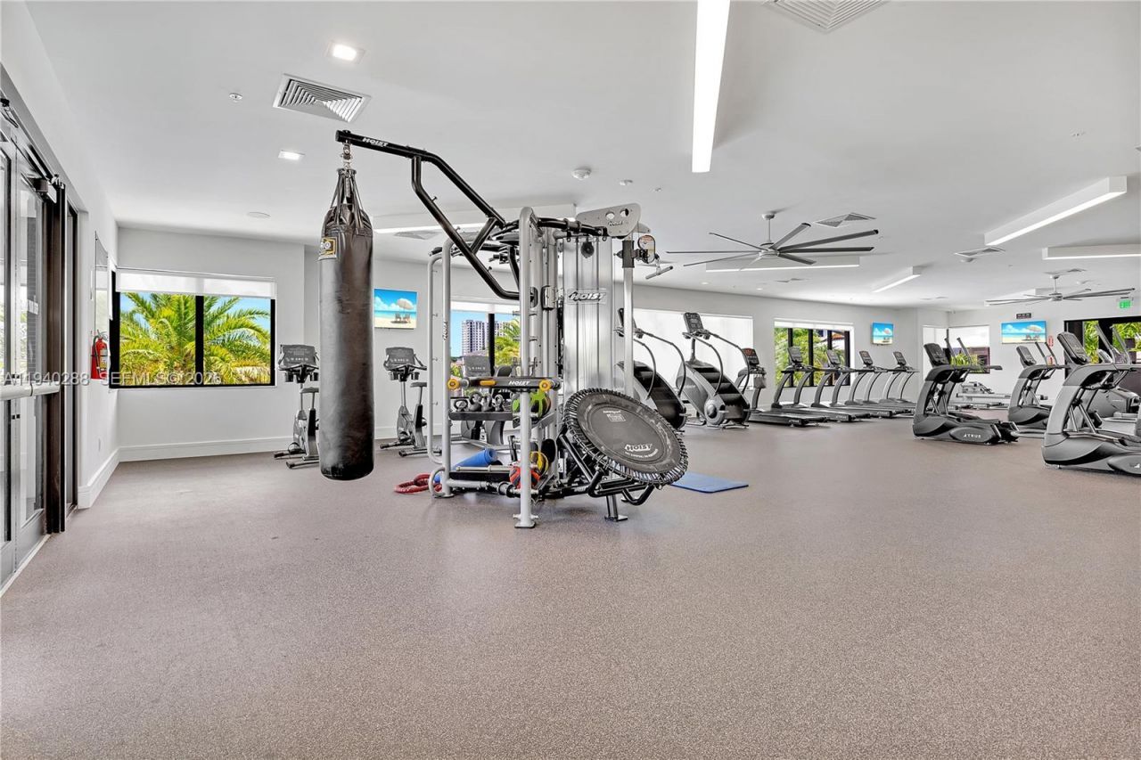 8037 NW 42nd St, Doral, FL 33166 Photo