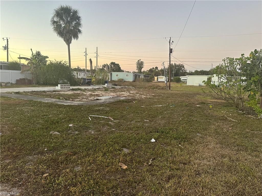 317 Lantern Ln, North Fort Myers, FL 33917 Photo