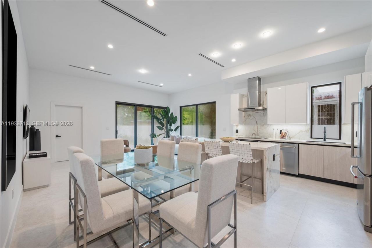 2939 SW 21st St, Miami, FL 33145 Photo