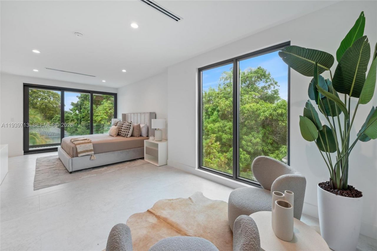 2939 SW 21st St, Miami, FL 33145 Photo