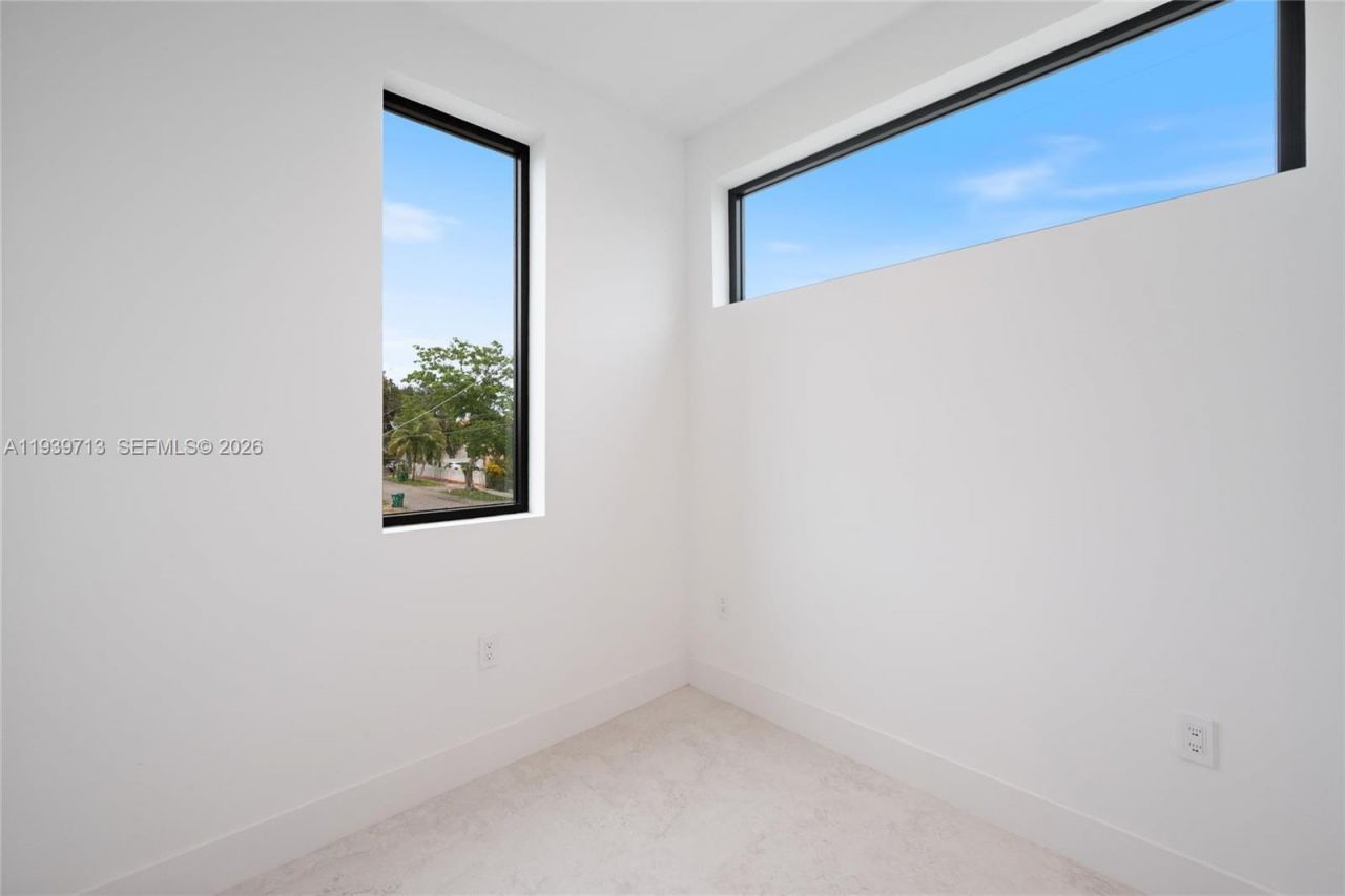 2939 SW 21st St, Miami, FL 33145 Photo