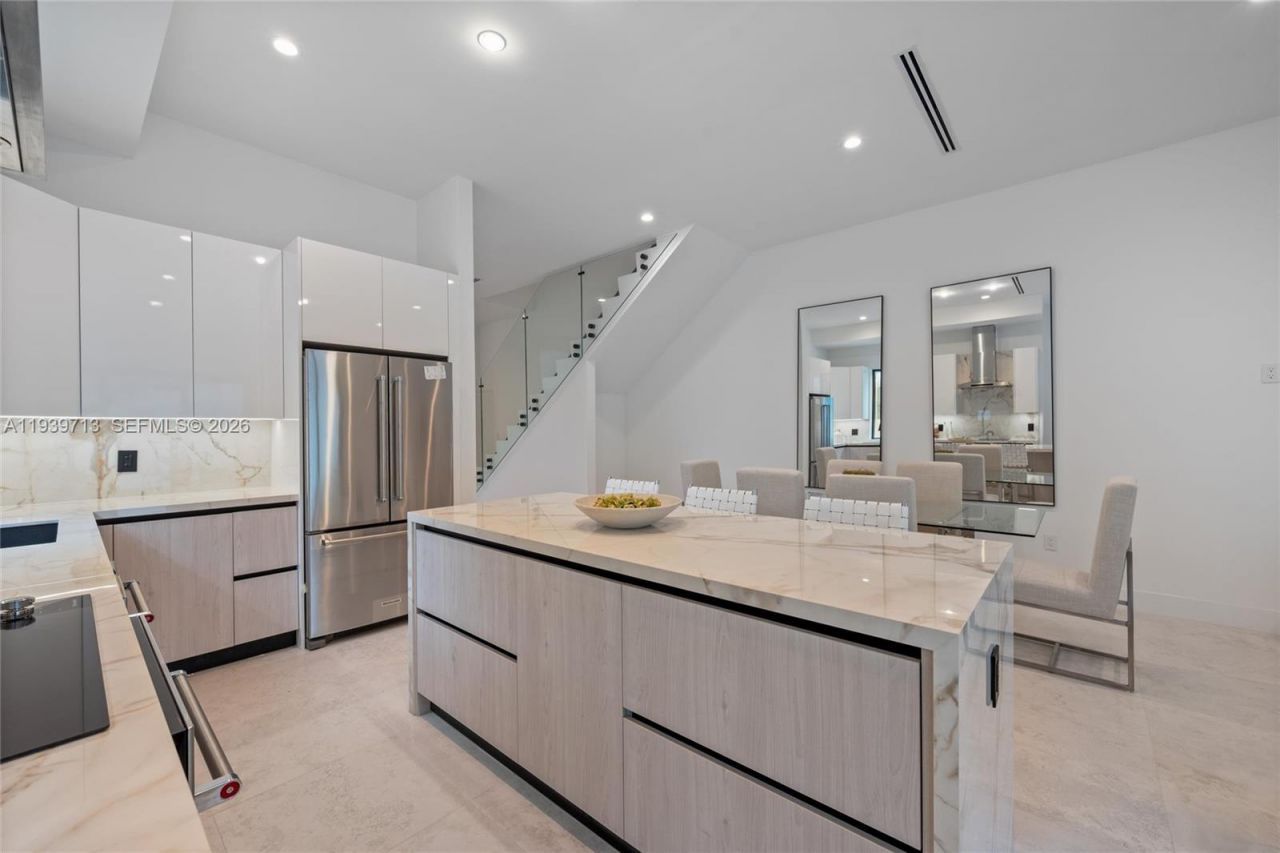 2939 SW 21st St, Miami, FL 33145 Photo