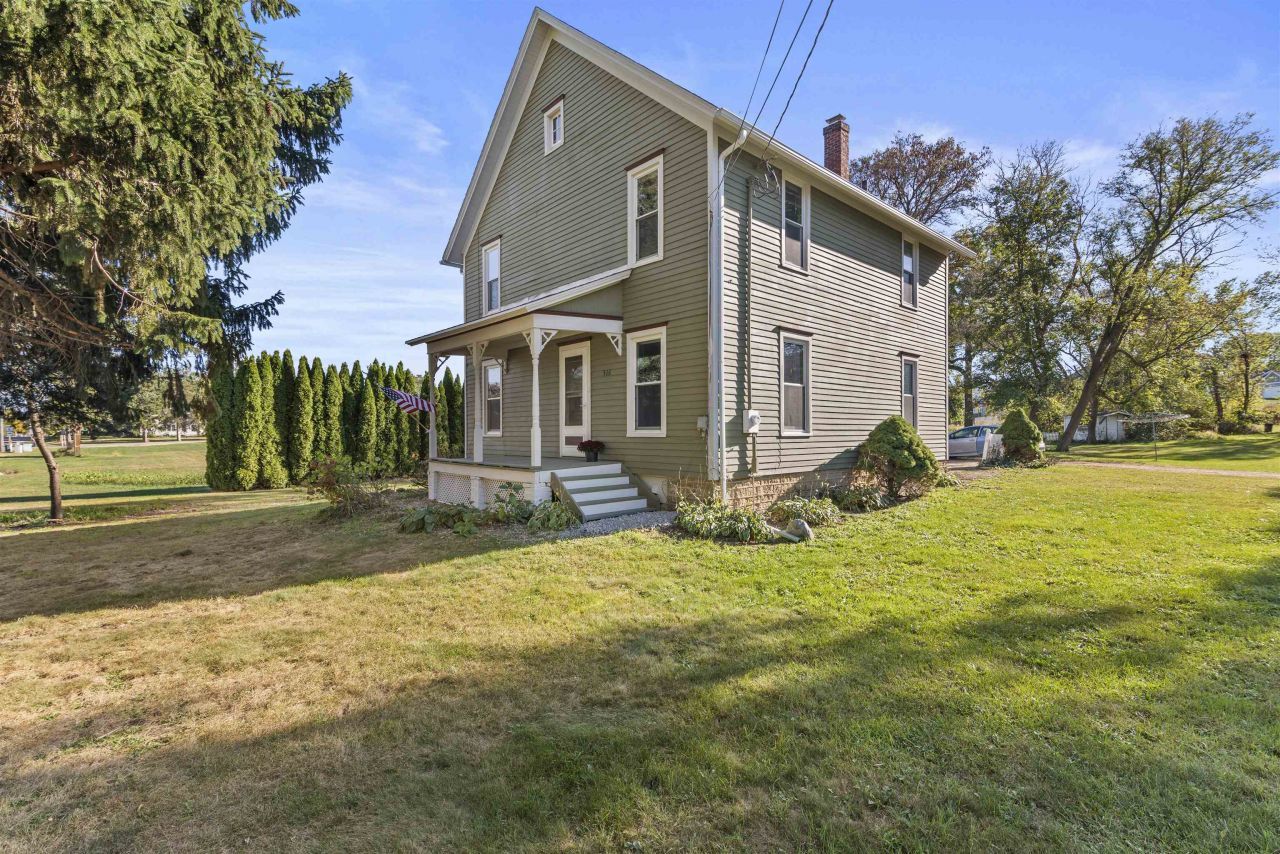 516 E Beloit Street, Orfordville, WI 53576 Main Photo