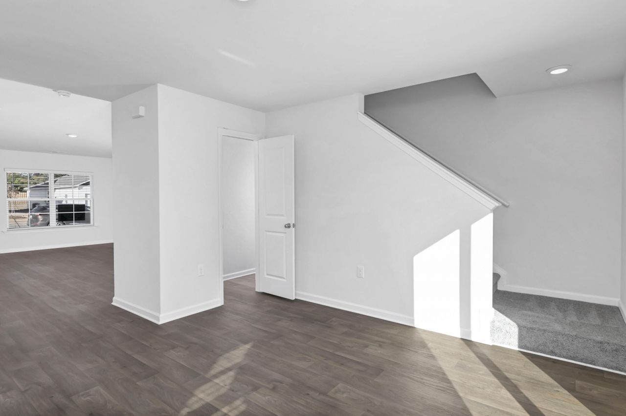 114 Kirkwood Court Photo 16