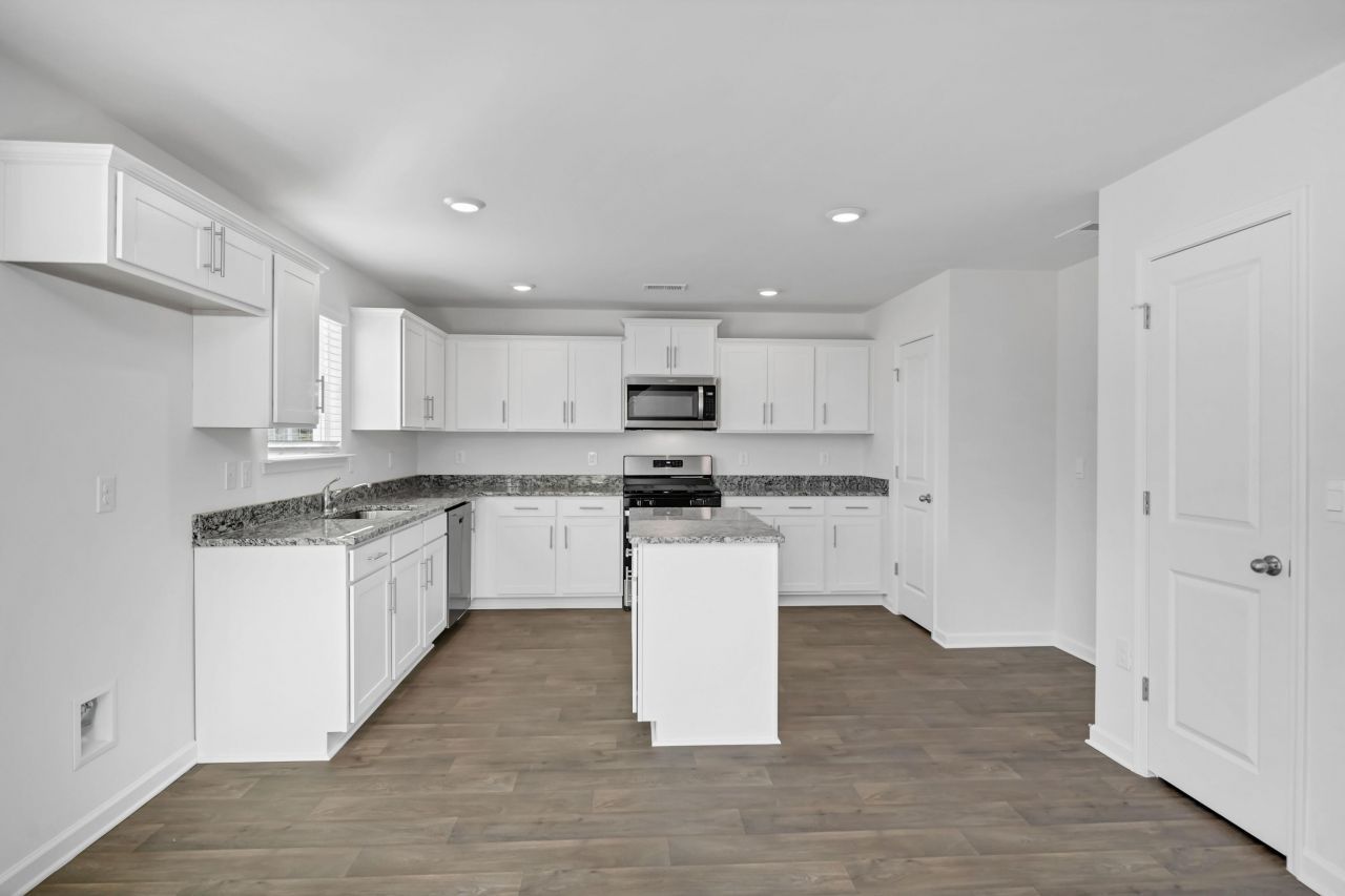 114 Kirkwood Court Photo 5