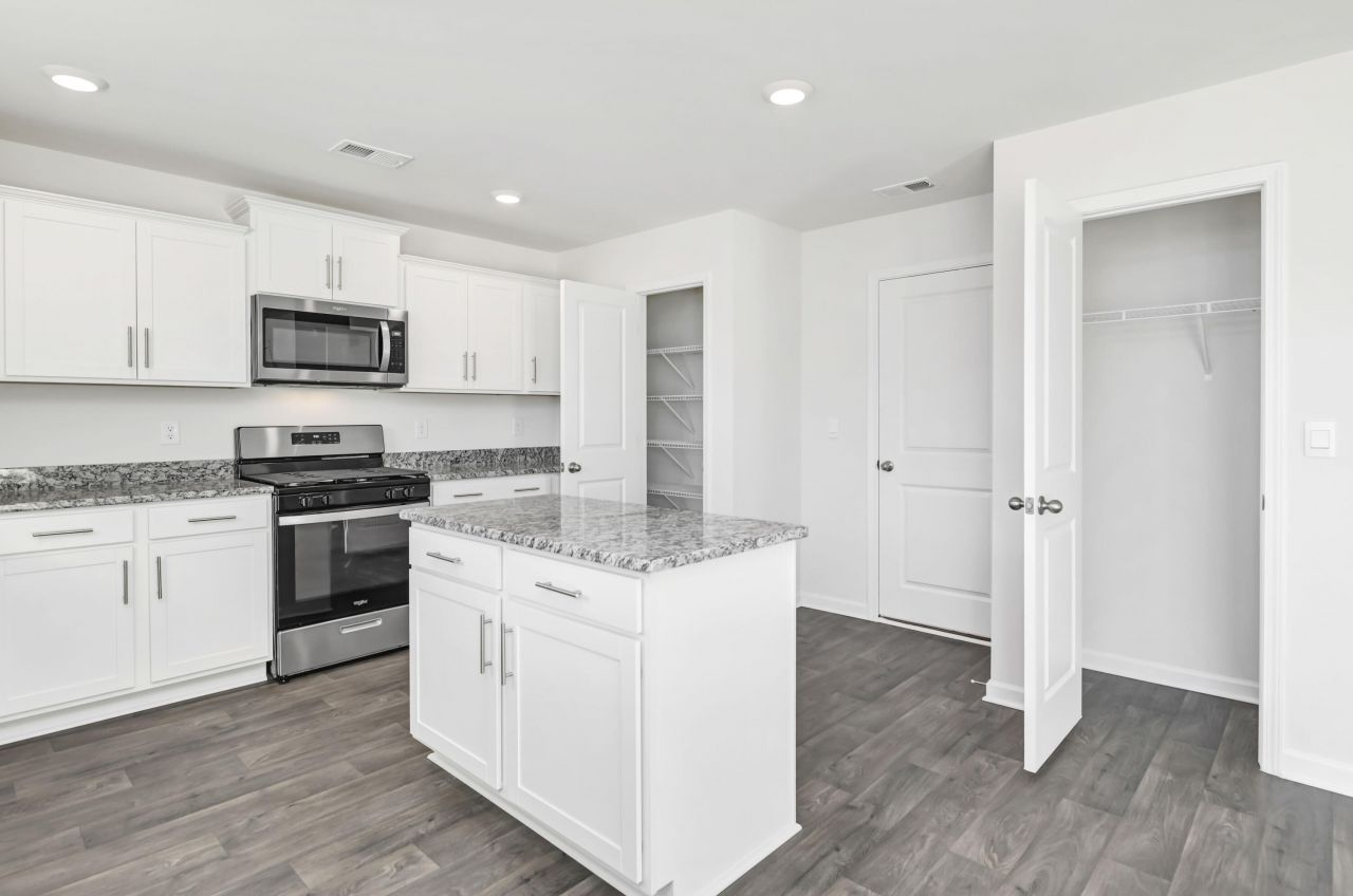 114 Kirkwood Court Photo 6