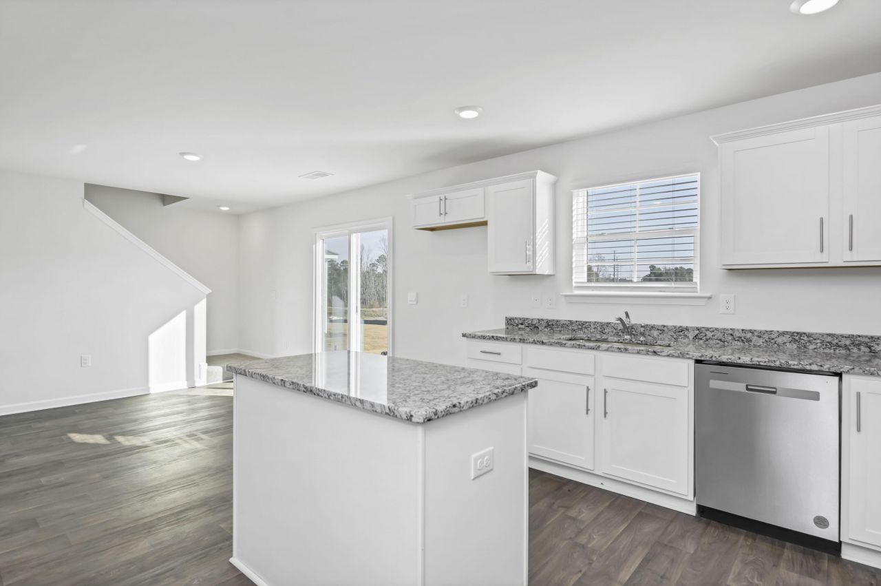 114 Kirkwood Court Photo 8