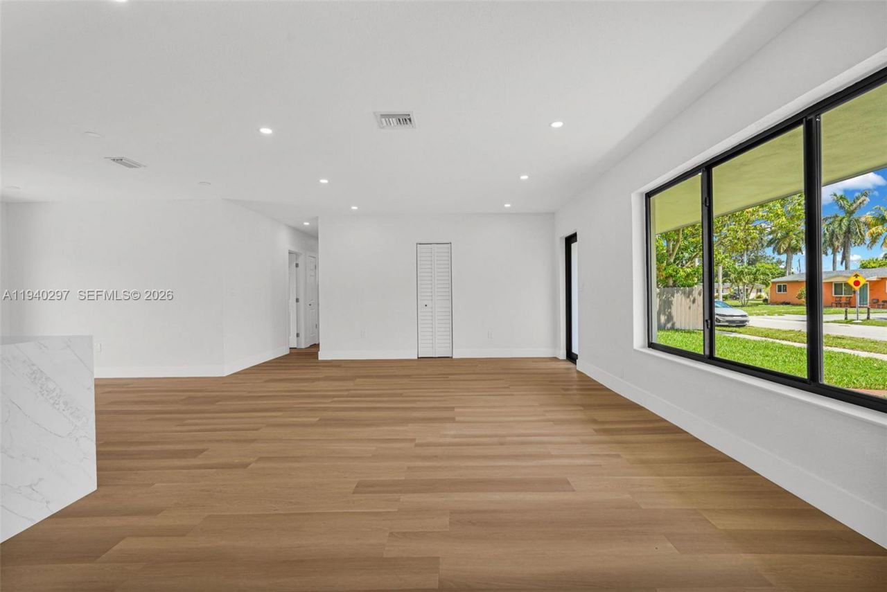 2225 NW 195th St, Miami Gardens, FL 33056 Photo