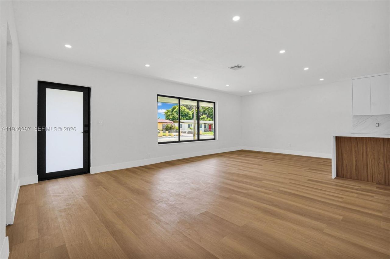 2225 NW 195th St, Miami Gardens, FL 33056 Photo