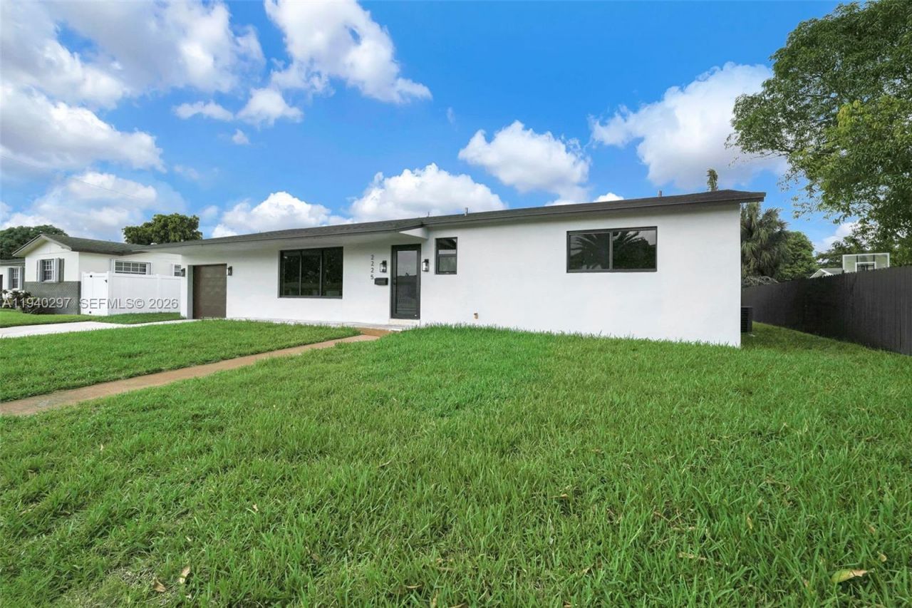 2225 NW 195th St, Miami Gardens, FL 33056 Photo