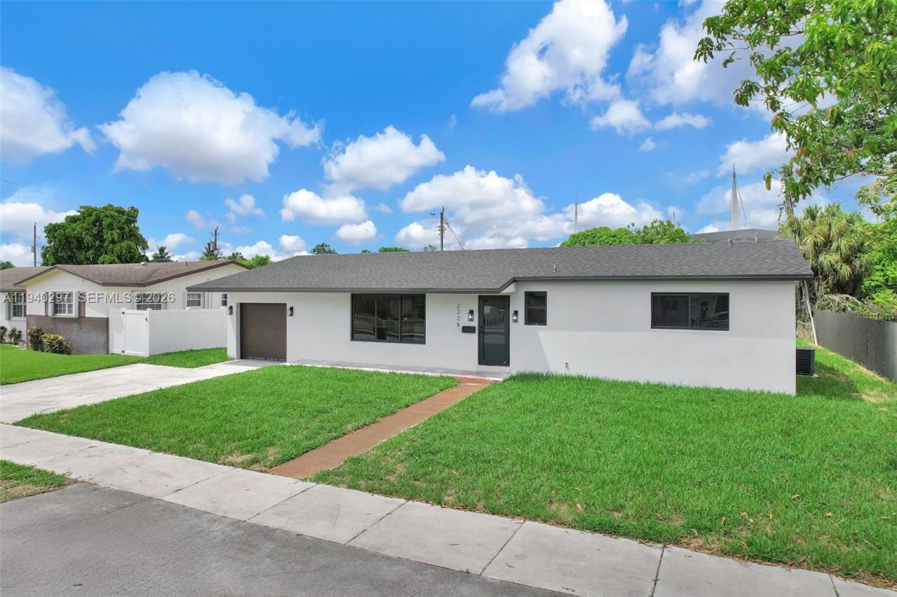 2225 NW 195th St, Miami Gardens, FL 33056 Photo